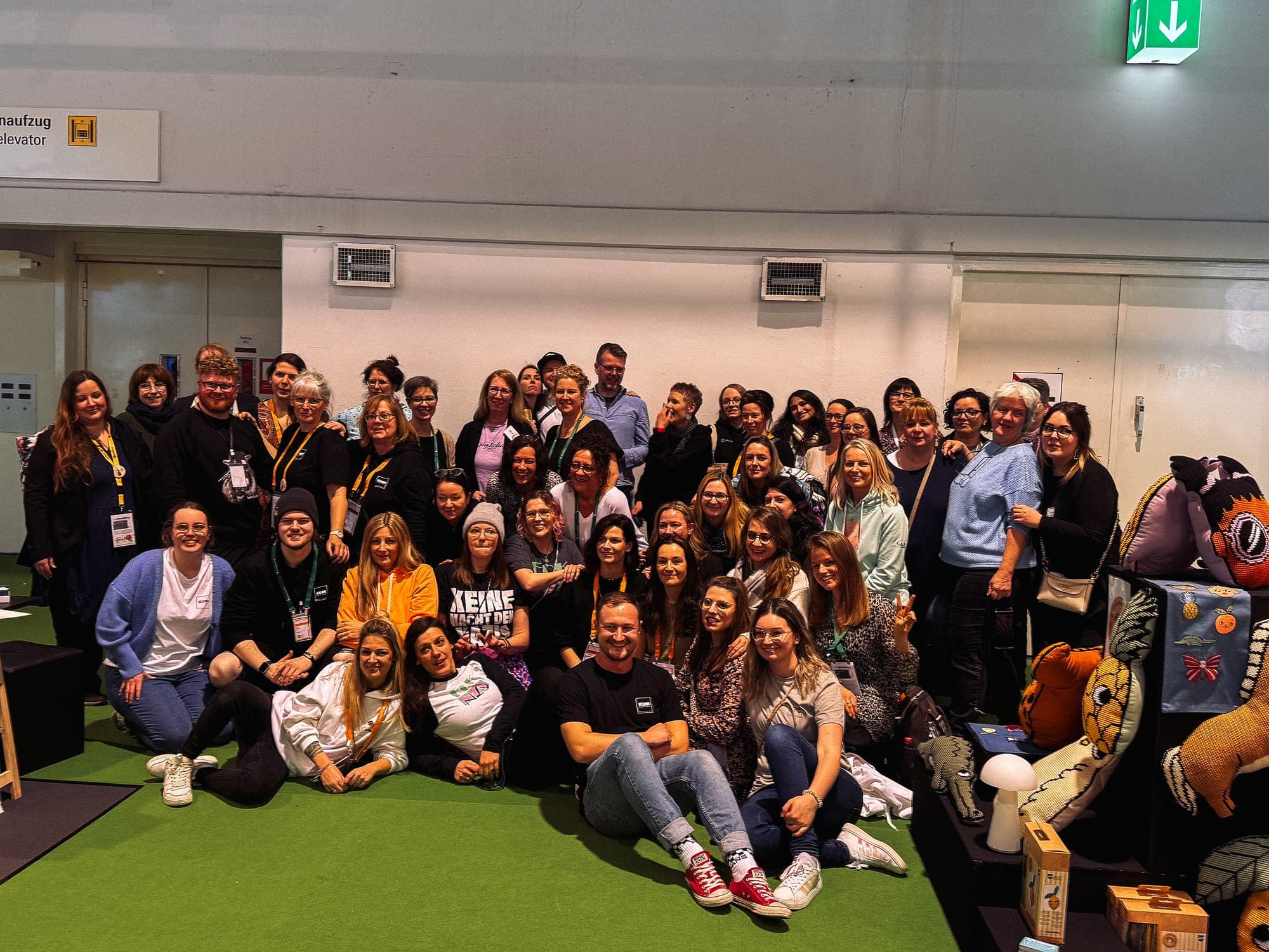 Gruppenfoto in der Halle
