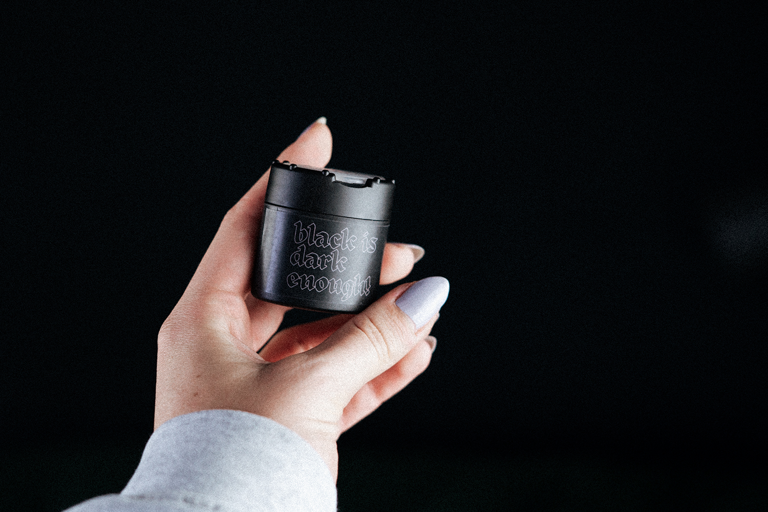 KUM Sharpener Big Snap Black is dark enough in schwarz